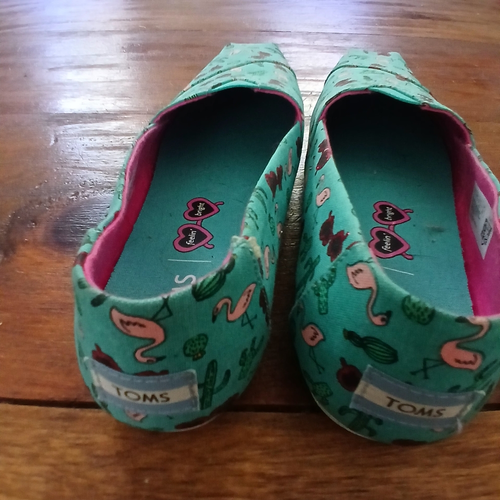 TOMS Women's Green Flamingo Print Shoes Espadrilles Size 9 - Picture 3 of 7